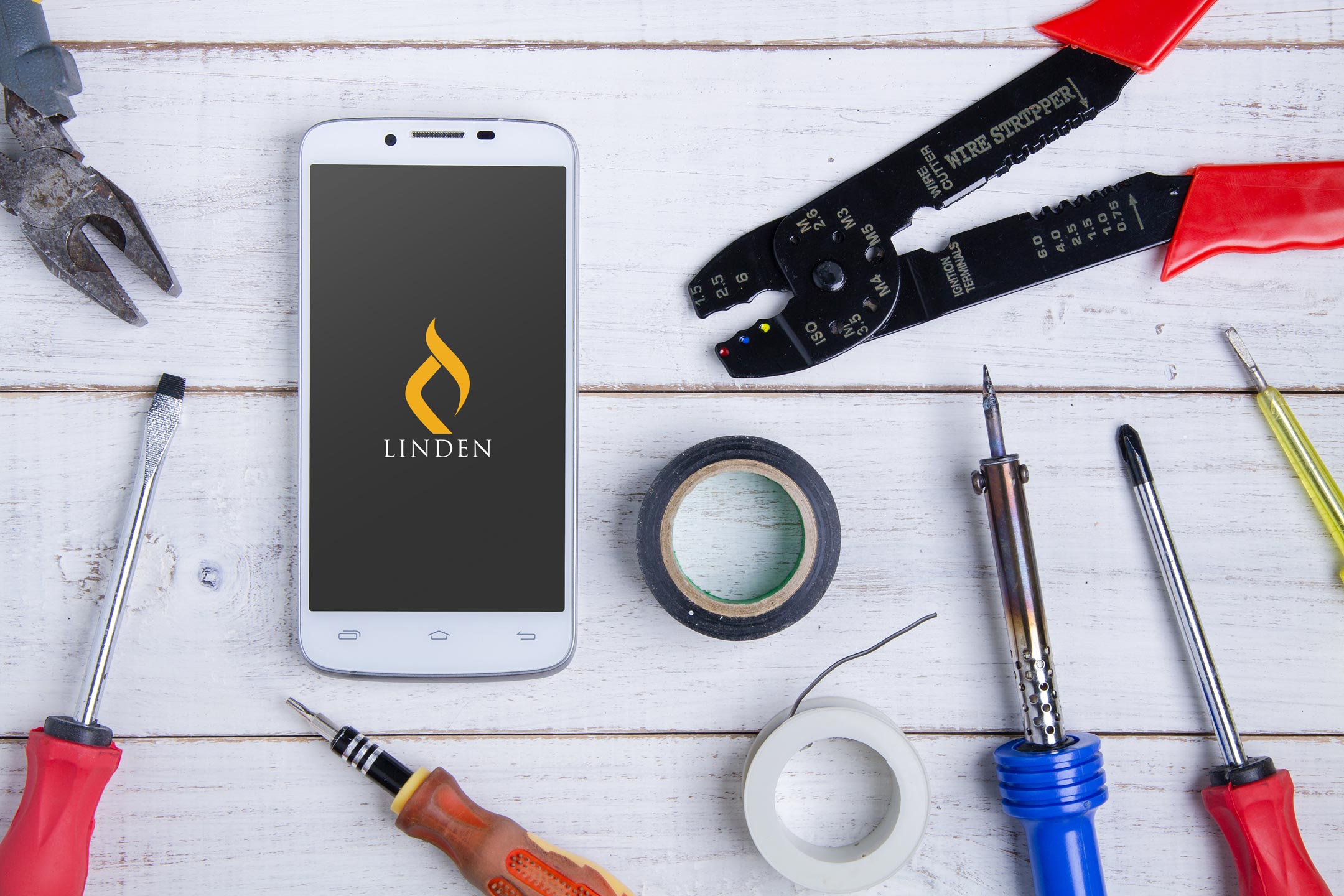 linden-ourstory-connected-workforce-phone